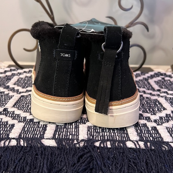 NWT TOMS Croc Embossed Leather And Faux Fur Paxton Slip Ons - Picture 4 of 13